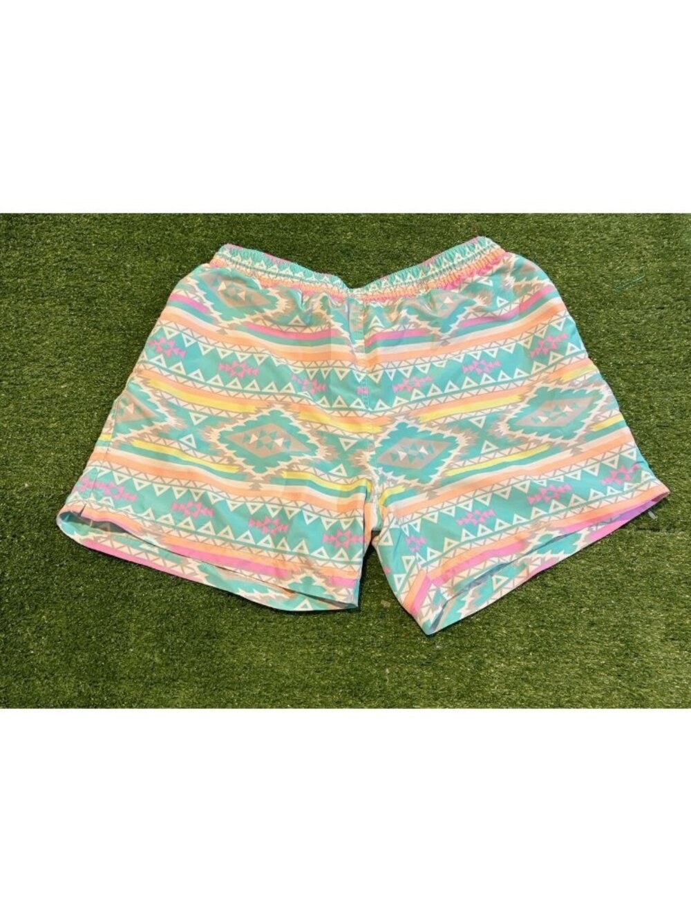 Chubbies swim trunks mens XL green pink aztec southwestern 5" inseam beach